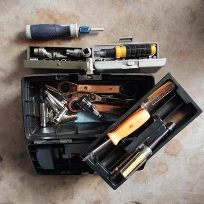CARRY TOOLBOX FILLED WITH SOCKETS AND HAND TOOLS