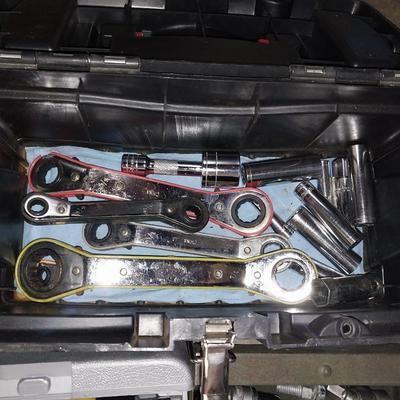 CARRY TOOLBOX FILLED WITH SOCKETS AND HAND TOOLS