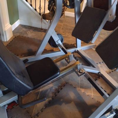 Hammer Strength Uni-Lateral Leg Press Plate Loaded Workout Station (Plates not included),