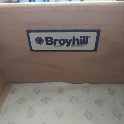 Broyhill Dresser w/ Mirror (B1-BBL)