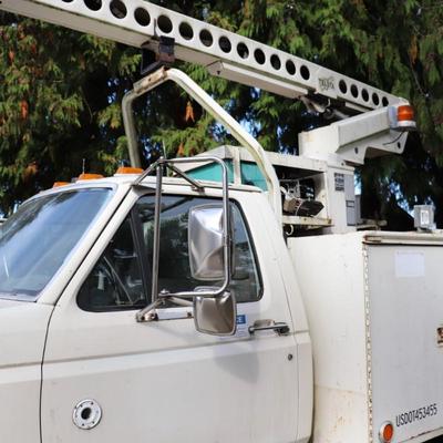 1992 Ford FSD Super Duty Utility Vehicle with Cherry Picker Crane Basket Lift Truck