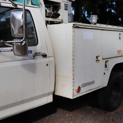 1992 Ford FSD Super Duty Utility Vehicle with Cherry Picker Crane Basket Lift Truck