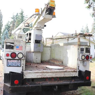 1992 Ford FSD Super Duty Utility Vehicle with Cherry Picker Crane Basket Lift Truck