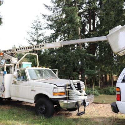 1992 Ford FSD Super Duty Utility Vehicle with Cherry Picker Crane Basket Lift Truck