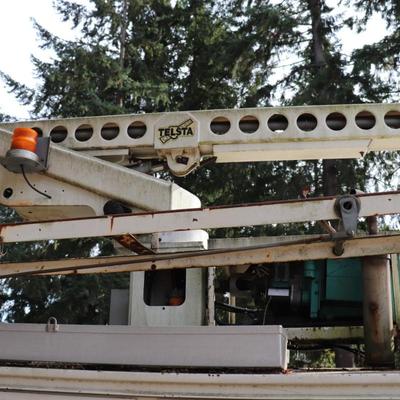 1992 Ford FSD Super Duty Utility Vehicle with Cherry Picker Crane Basket Lift Truck