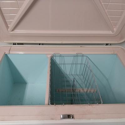 RETRO WORKING FREEZER
