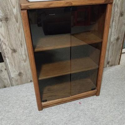 SIGNIA STEREO SYSTEM WITH BLUETOOTH AND GLASS FRONT STEREO CABINET