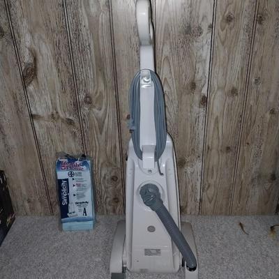 SIMPLICITY UPRIGHT VACCUUM AND BAGS