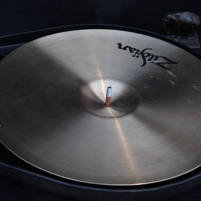 Lot of 7 Zildjian and Sabian Crash Cymbals
