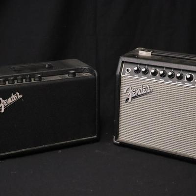 Lot of 2 Fender Speakers with Amplifier
