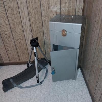 METAL CABINET WITH KEYS AND TRIPOD