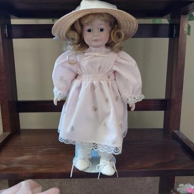 COLLECTABLE PORCELAIN DOLLS