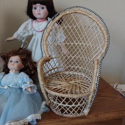 COLLECTABLE DOLLS