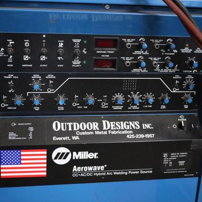 Miller Aerowave 300 AC/DC Hybrid Arc Welding Power Source with Miller Coolmate 3 Coolant System