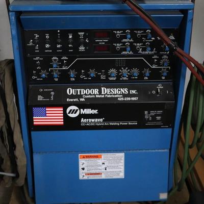 Miller Aerowave 300 AC/DC Hybrid Arc Welding Power Source with Miller Coolmate 3 Coolant System