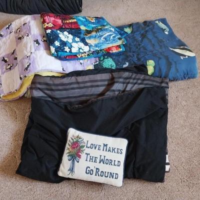 TWIN COMFORTER,THROW BLANKETS AND SMALL PILLOW