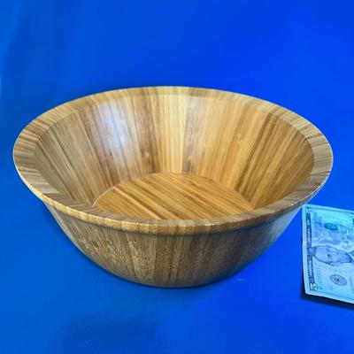 HANDSOME BAMBOO SERVING BOWL