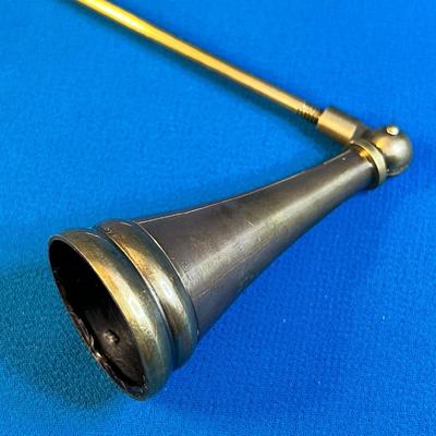 SIMPLE BRASS CANDLE SNUFFER