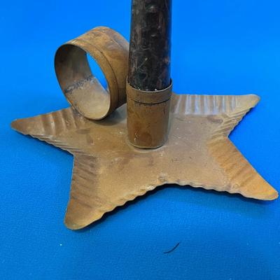 RUSTY PATINA STAR SHAPED CANDLE HOLDER WITH HANDLE, BUMPY CANDLE