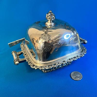 VICTORIAN SILVER PLATED ICED COVERED BUTTER DISH WITH KNIFE REST