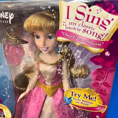 SINGING SLEEPING BEAUTY DOLL NEW IN BOX SINGS â€œONCE UPON A DREAMâ€