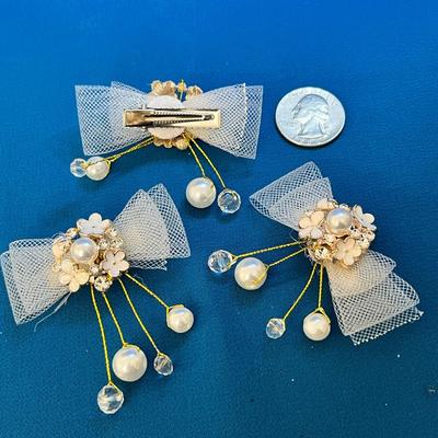 GIRLS PEARLY GLITTERY FLORAL HEADBAND, 3 CLIPS w/ RIBBON, PINS NEW IN BOX