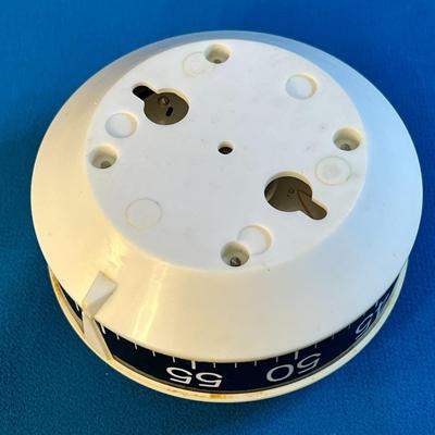 MECHANICAL KITCHEN TIMER by INTERMATIC STANDS OR CAN HANG ON WALL