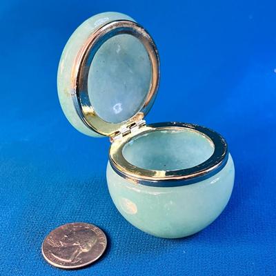 SWEET JADE-LIKE GLASS HINGED LID TRINKET BOX w/ FLOWERS ON LID