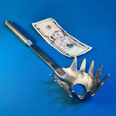 STAINLESS STEEL PASTA SERVING SPOON