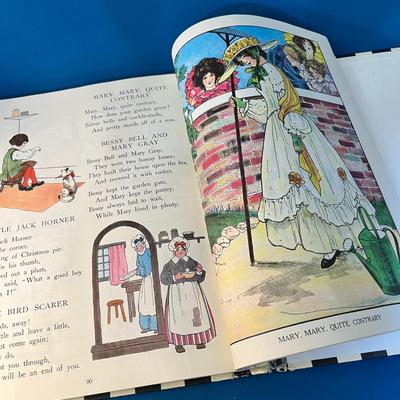 CLASSIC â€œTHE REAL MOTHER GOOSE BOOKâ€ by CHECKERBOARD PRESS