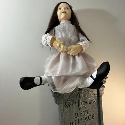 HALLOWEEN DECOR- TOMBSTONE w/ LITTLE GIRL SITTING ON TOP ANIMATED 