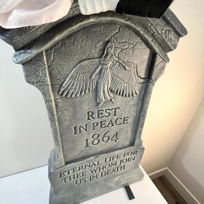 HALLOWEEN DECOR- TOMBSTONE w/ LITTLE GIRL SITTING ON TOP ANIMATED 