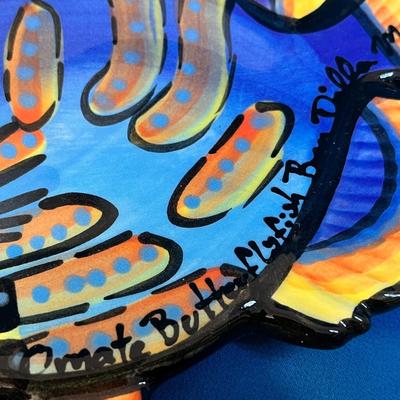 COLORFUL GLAZED ARTIST SIGNED â€œORNATE BUTTERFLY FISHâ€ DISH