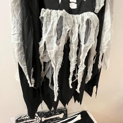 GIRLS GRIM REAPER HALLOWEEN COSTUME: DRESS, CAPE, SCYTHE, SOCKS, GLOVES, CHAIN