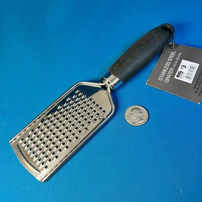STAINLESS STEEL COMFY GRIP SMALL HOLE GRATER