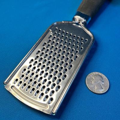 STAINLESS STEEL COMFY GRIP SMALL HOLE GRATER