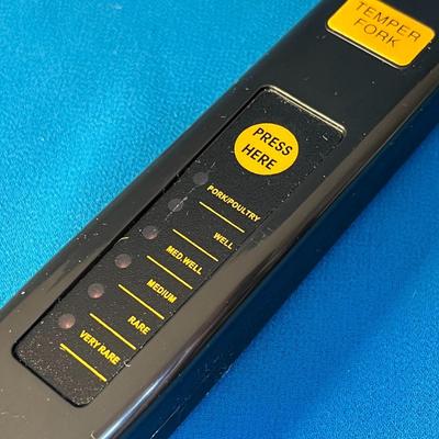 NEW IN BOX MEAT THERMOMETER FORK BATTERY OPERATED