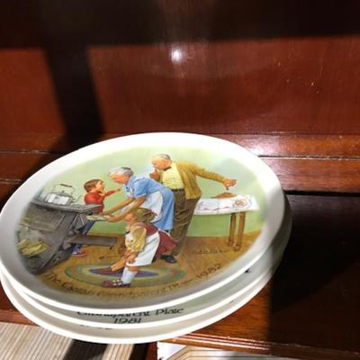 3 grandparent themed collector plates