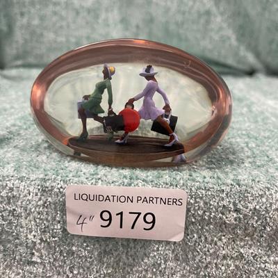 4"  Women Shopping Figurine