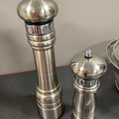 Pepper grinders, strainers, wusthof knife and measuring cups