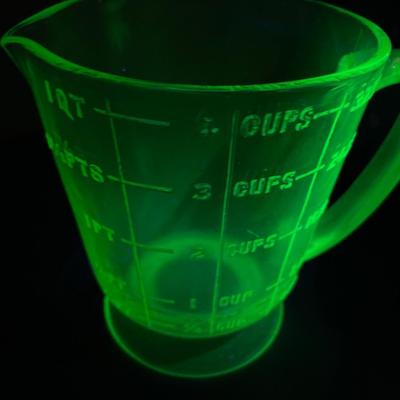 Uranium glass Measuring cups and colander