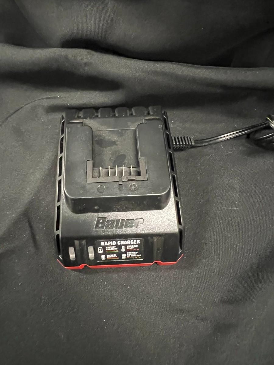 Bauer Rapid Charger 1704CB