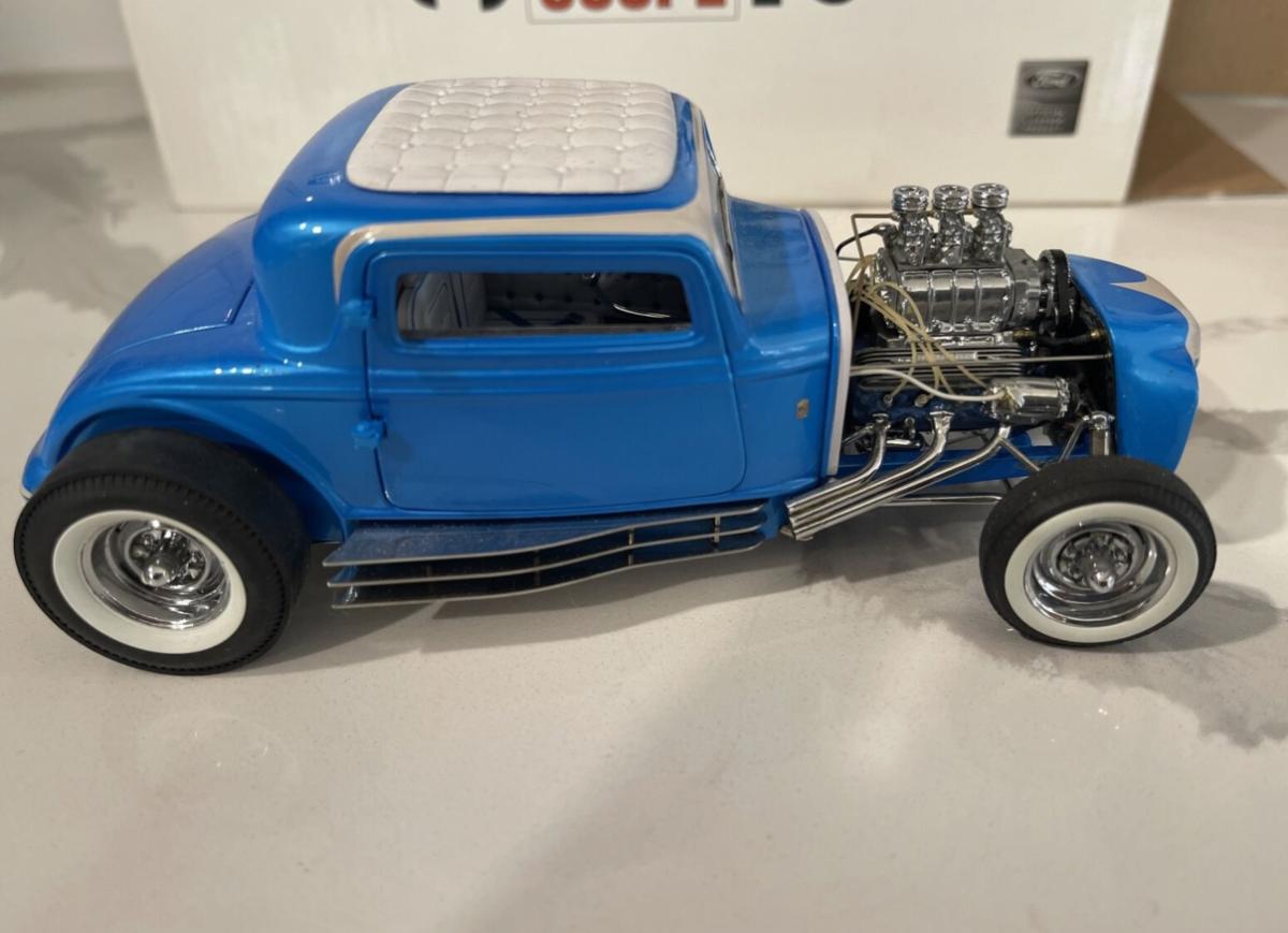 Limited Edition Danbury Mint 1932 Little Deuce Coupe