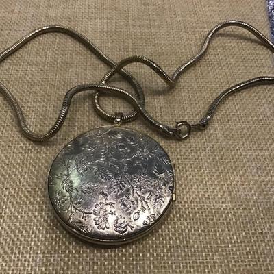 Vintage  Large Metal Detailed Vine Locket Pendant Chain Necklace