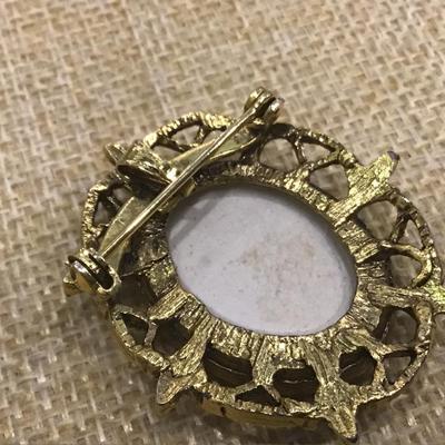 Porcelain  Flowers Cameo. Goldtone Costume  Pin Brooch