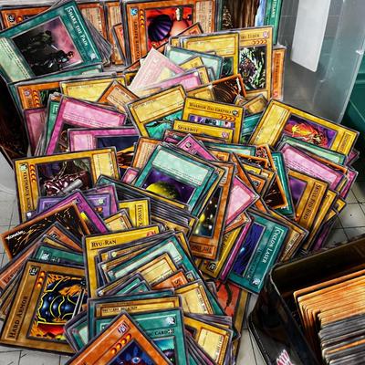 Yu-gi-oh Card Set Big Mixed lot of Card! 