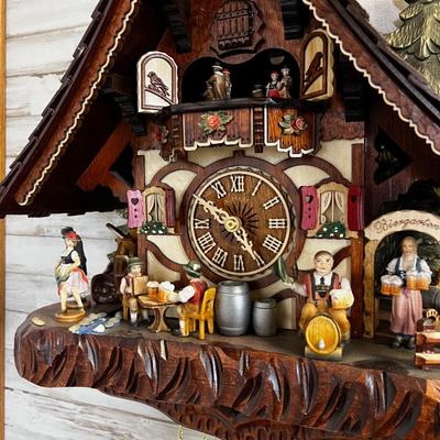BLACK FOREST Coo Coo Clock, Titled Beer Garden 