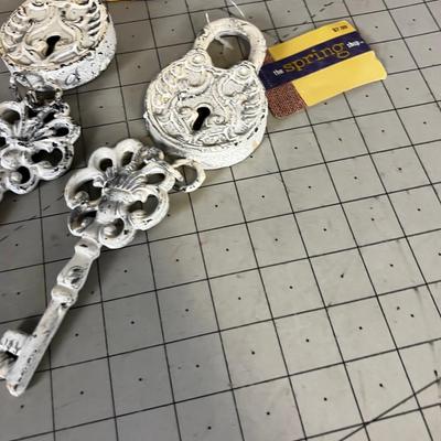 Cast Metal Lock & Key DÃ©cor' (3 - pieces) 