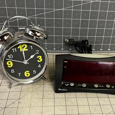 2 Clocks, Digital and Batterie Operated