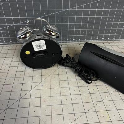2 Clocks, Digital and Batterie Operated